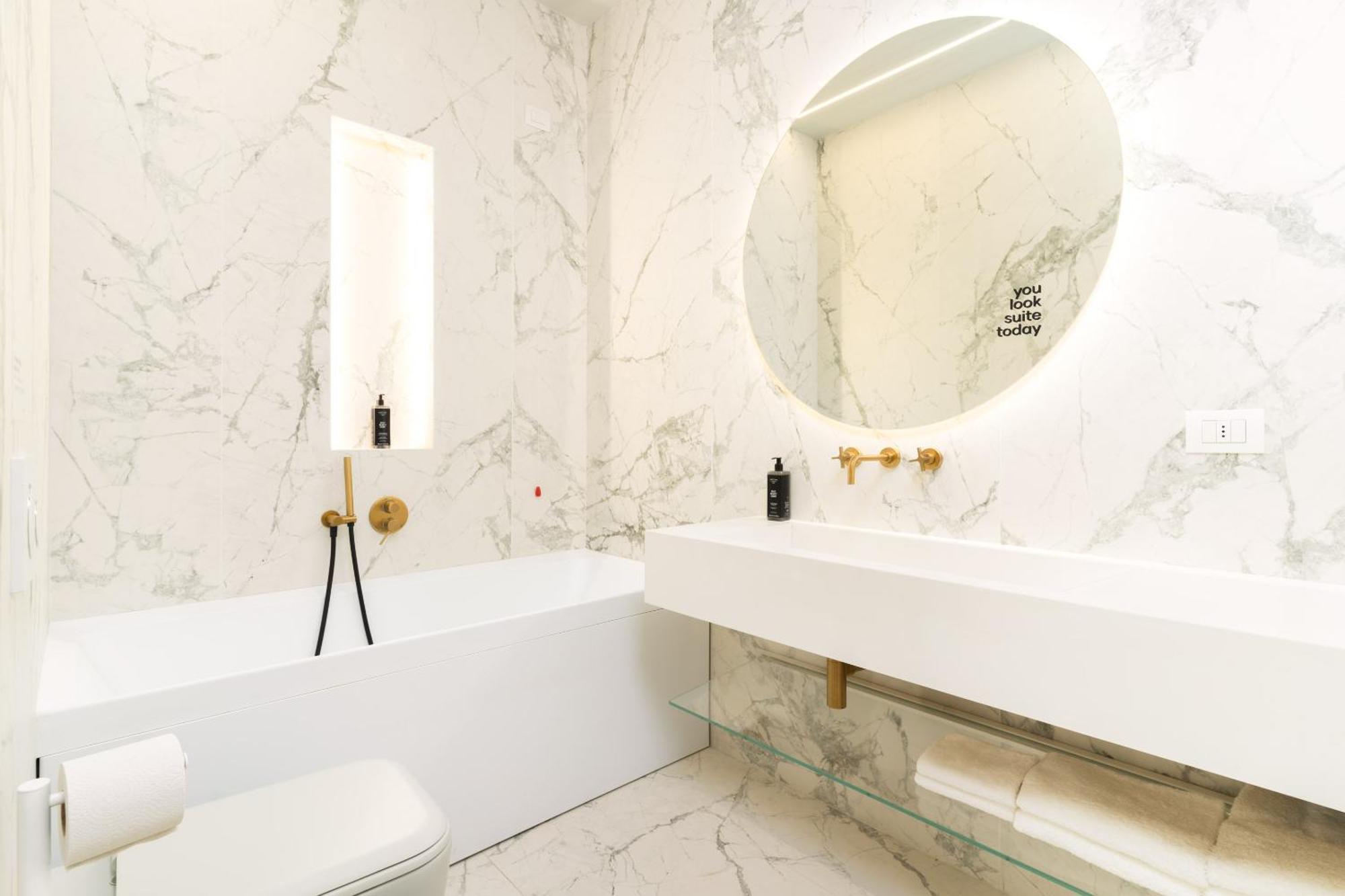 Limehome Lecce Palazzo Bn Bilik gambar